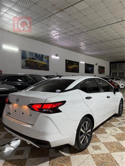 نيسان فيرسا